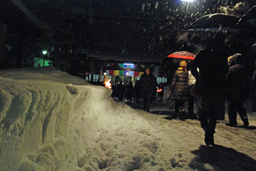 �~��������