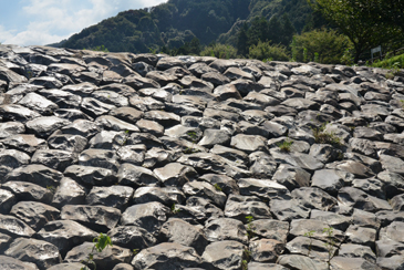 羽根谷砂防堰堤