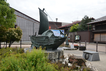 小公園の北前船